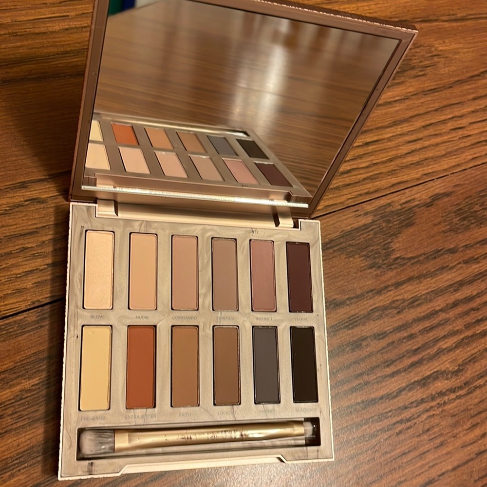 Urban Decay Naked Ultimate Basics eyeshadow palette. New in box